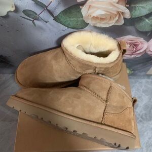 UGG Women's Brown Winter Boots🍓🍓